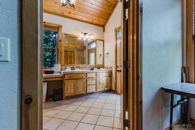 Hc 64 Box 6015, West Plains, MO 65775