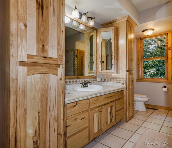 Hc 64 Box 6015, West Plains, MO 65775