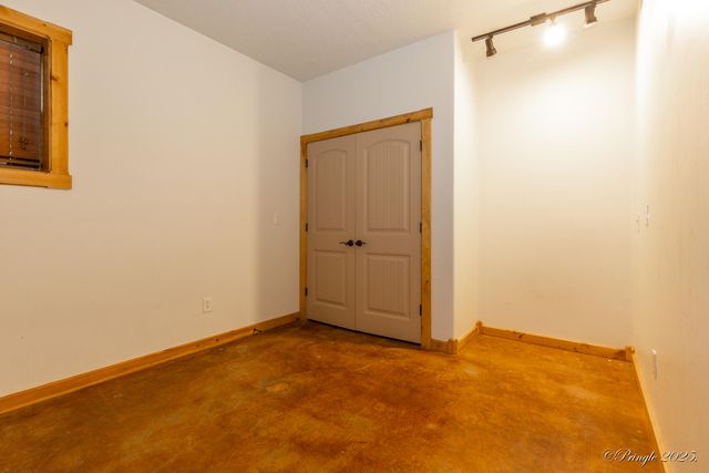 Hc 64 Box 6015, West Plains, MO 65775