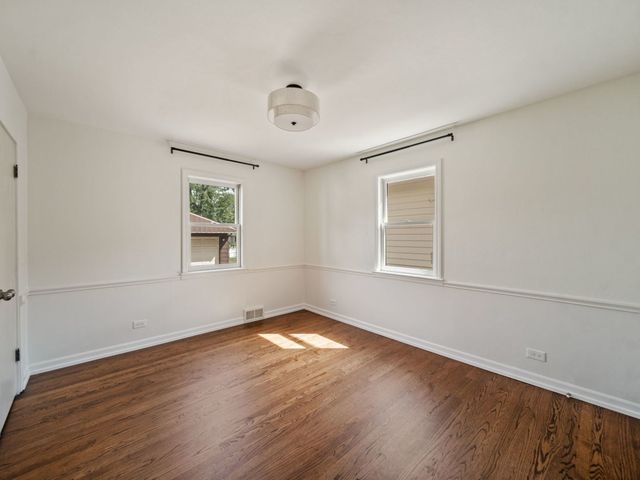 361 Bryant Avenue, Glen Ellyn, IL 60137