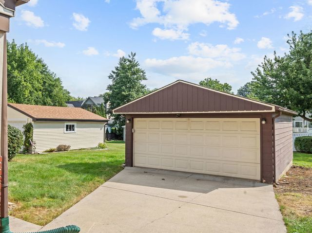361 Bryant Avenue, Glen Ellyn, IL 60137