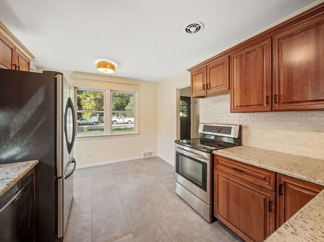 361 Bryant Avenue, Glen Ellyn, IL 60137