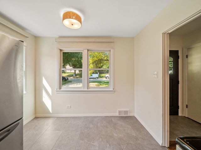 361 Bryant Avenue, Glen Ellyn, IL 60137