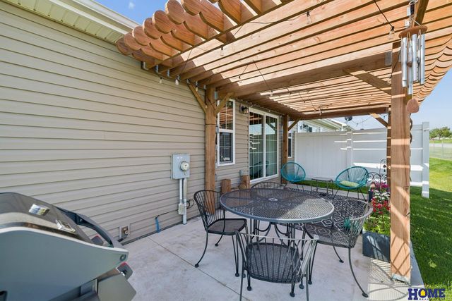 3120 King Ridge Court, Lincoln, NE 68504