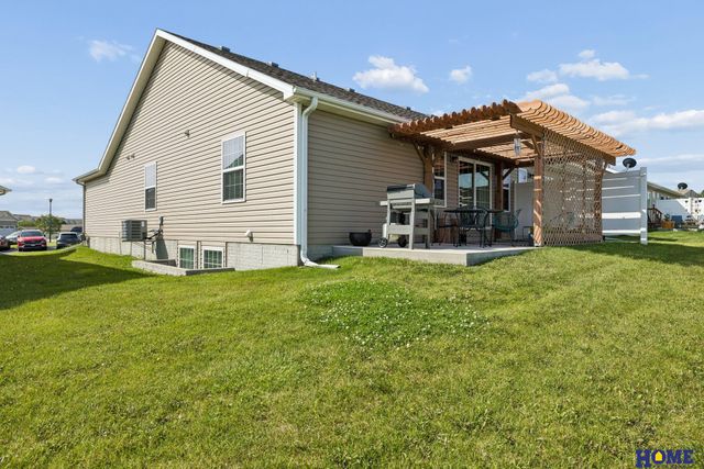 3120 King Ridge Court, Lincoln, NE 68504