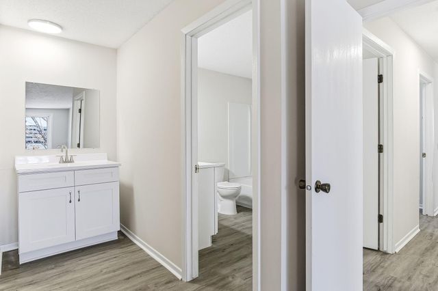 330 Ford Road 4, Saint Louis Park, MN 55426