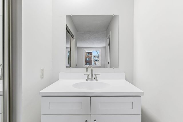 330 Ford Road 4, Saint Louis Park, MN 55426