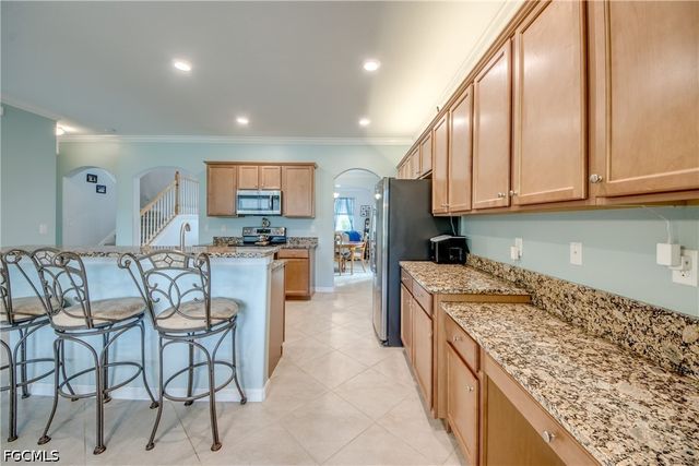 3613 Valle Santa CIR, Cape Coral, FL 33909