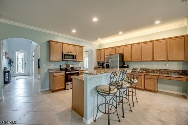 3613 Valle Santa CIR, Cape Coral, FL 33909