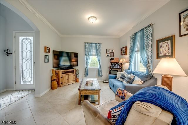 3613 Valle Santa CIR, Cape Coral, FL 33909