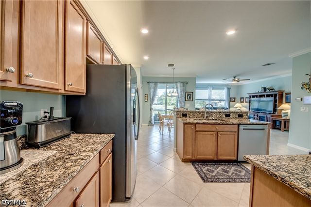 3613 Valle Santa CIR, Cape Coral, FL 33909