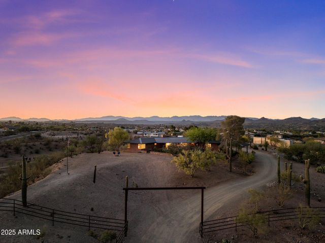 890 W PALO VERDE Drive, Wickenburg, AZ 85390