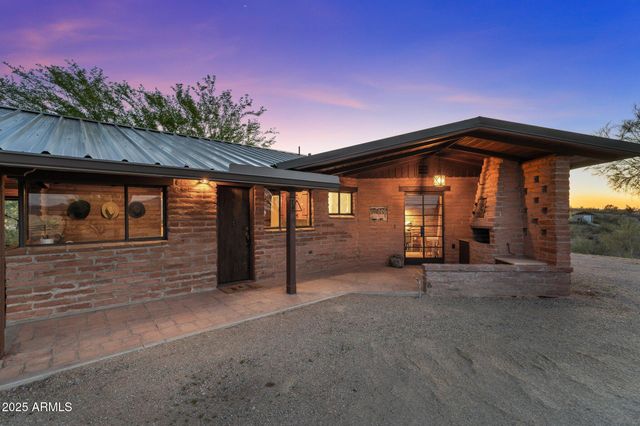 890 W PALO VERDE Drive, Wickenburg, AZ 85390
