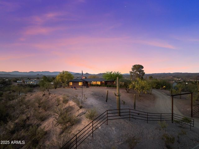 890 W PALO VERDE Drive, Wickenburg, AZ 85390