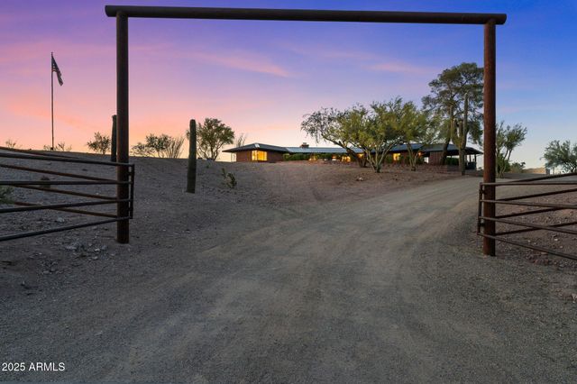 890 W PALO VERDE Drive, Wickenburg, AZ 85390