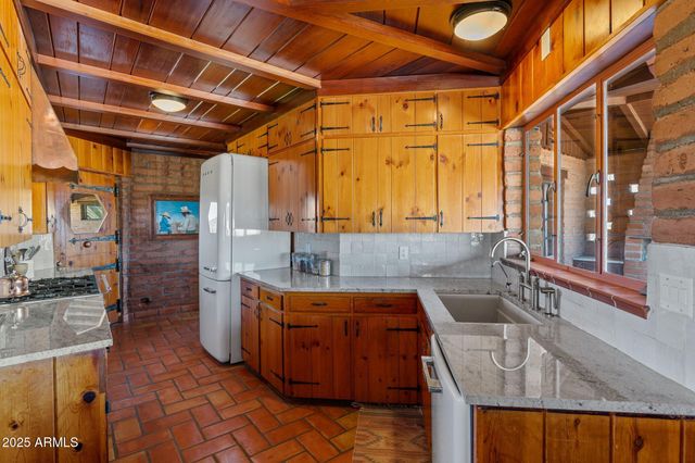 890 W PALO VERDE Drive, Wickenburg, AZ 85390