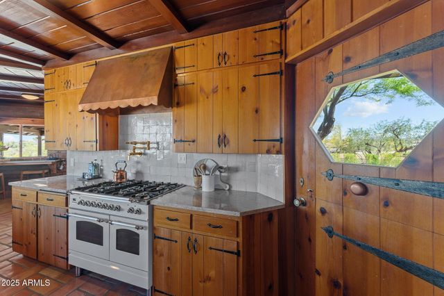 890 W PALO VERDE Drive, Wickenburg, AZ 85390