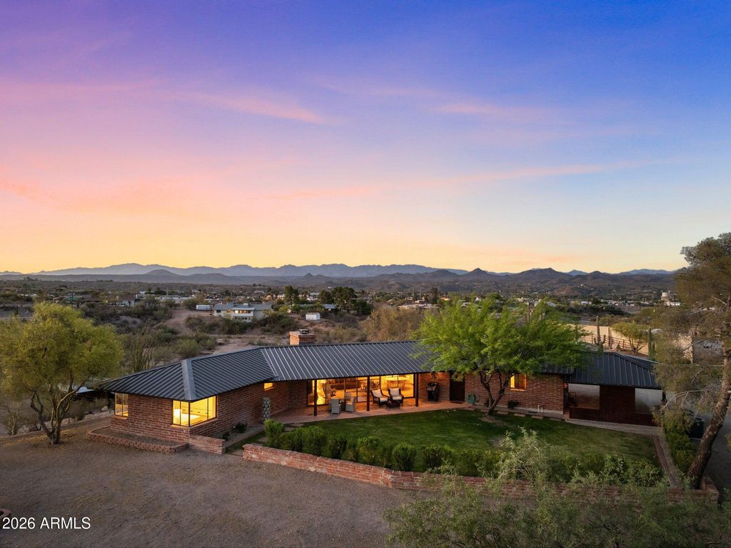 890 W PALO VERDE Drive, Wickenburg, AZ 85390