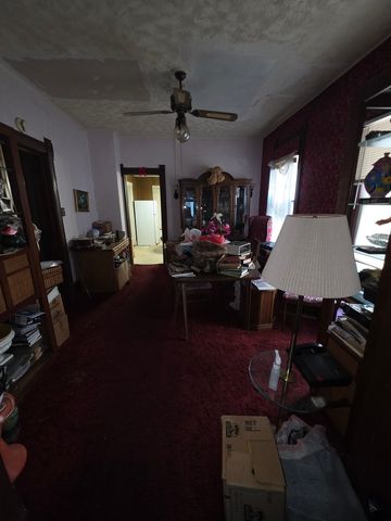 5948 W Walton Street, Chicago, IL 60651