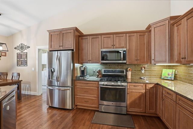 2440 Linnet Lane, Redmond, OR 97756