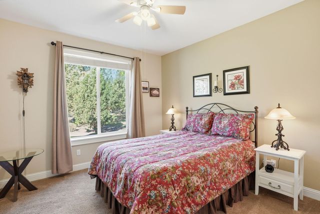 2440 Linnet Lane, Redmond, OR 97756