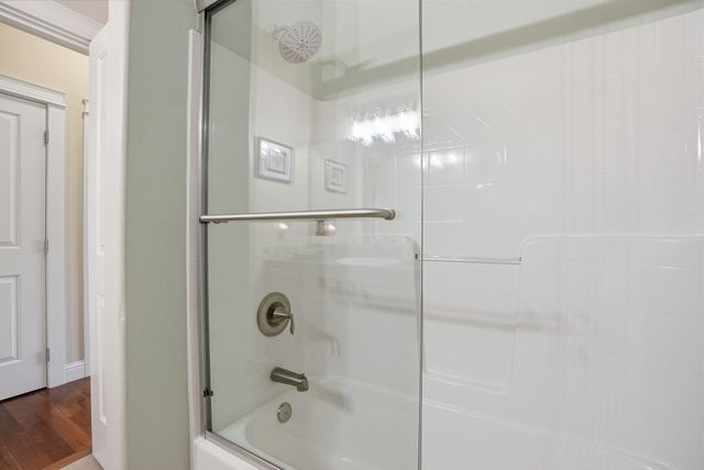 2440 Linnet Lane, Redmond, OR 97756