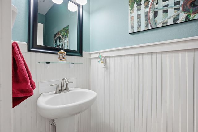 2440 Linnet Lane, Redmond, OR 97756