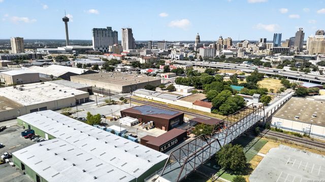 1818 E Crockett St, San Antonio, TX 78202
