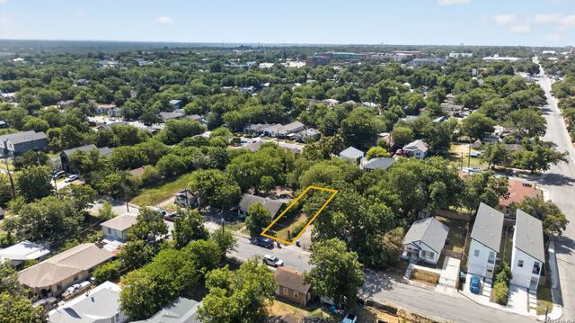 1818 E Crockett St, San Antonio, TX 78202