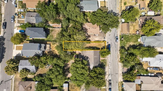 1818 E Crockett St, San Antonio, TX 78202