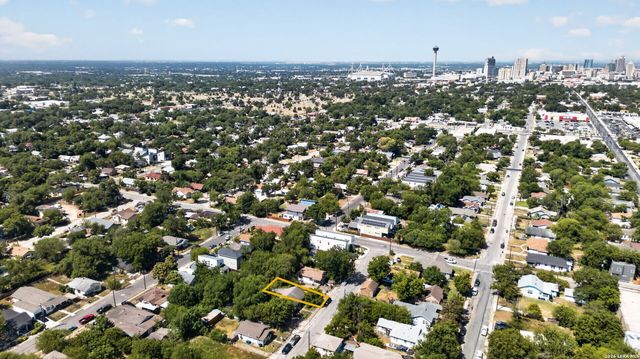 1818 E Crockett St, San Antonio, TX 78202