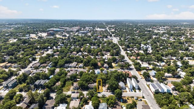 1818 E Crockett St, San Antonio, TX 78202