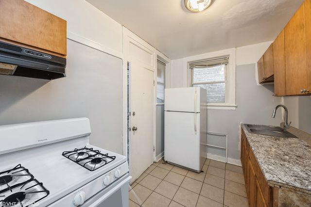 7352 S Langley Avenue, Chicago, IL 60619