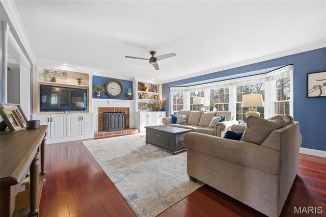 15852 Cedarmill Drive, Chesterfield, MO 63017