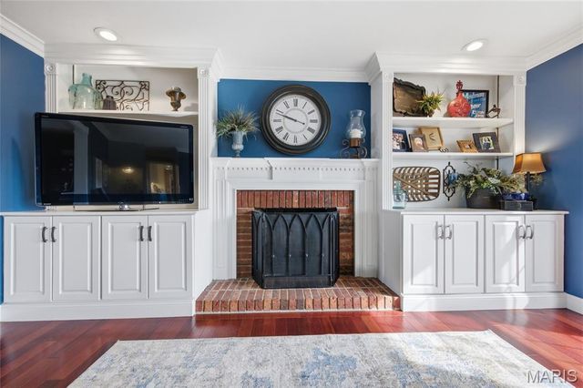 15852 Cedarmill Drive, Chesterfield, MO 63017