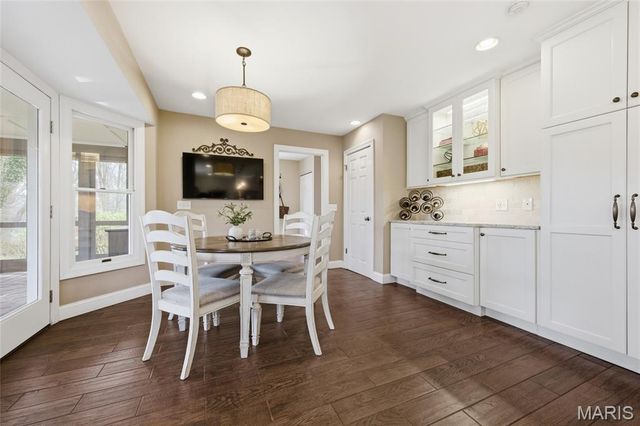 15852 Cedarmill Drive, Chesterfield, MO 63017