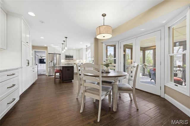 15852 Cedarmill Drive, Chesterfield, MO 63017