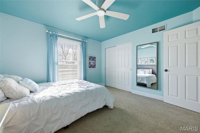 15852 Cedarmill Drive, Chesterfield, MO 63017