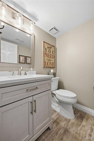 15852 Cedarmill Drive, Chesterfield, MO 63017