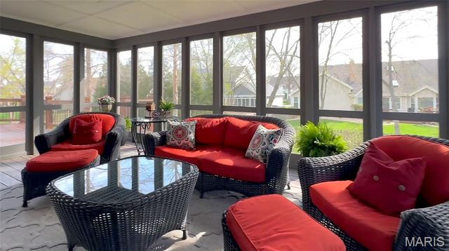 15852 Cedarmill Drive, Chesterfield, MO 63017