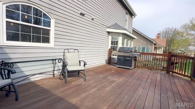 15852 Cedarmill Drive, Chesterfield, MO 63017