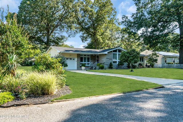 322 Riverside Drive, Berkeley, NJ 08721