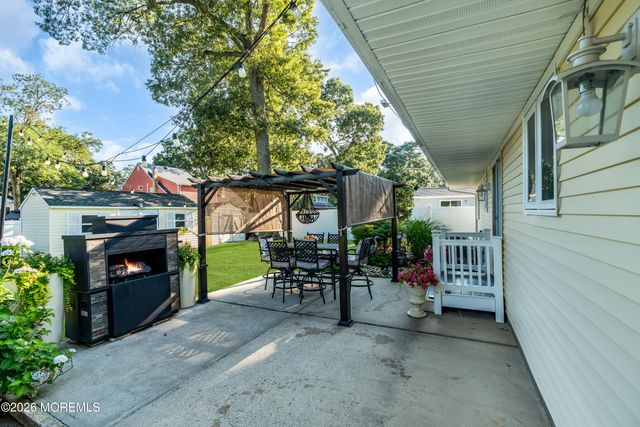 322 Riverside Drive, Berkeley, NJ 08721