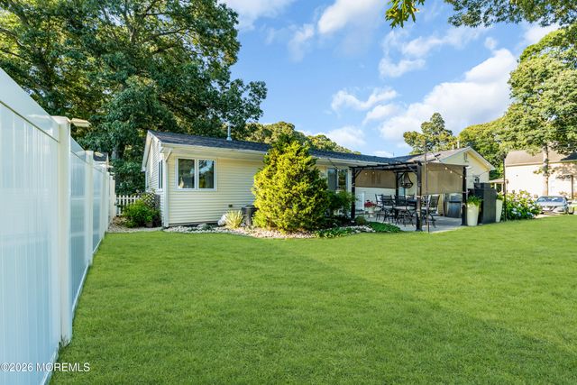 322 Riverside Drive, Berkeley, NJ 08721
