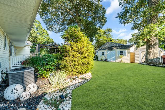 322 Riverside Drive, Berkeley, NJ 08721