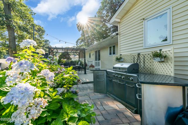 322 Riverside Drive, Berkeley, NJ 08721