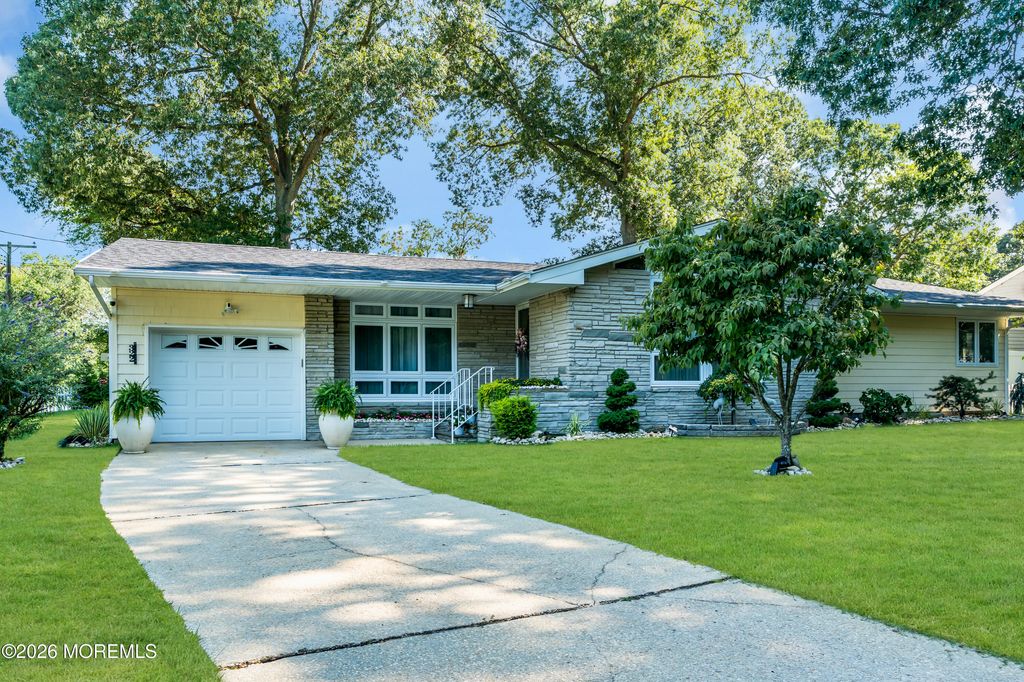 322 Riverside Drive, Berkeley, NJ 08721