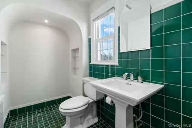 169-56 24 Avenue, Whitestone, NY 11357