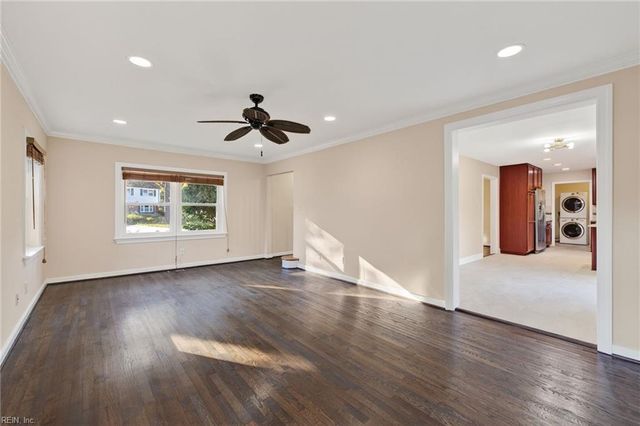 716 Oxford DR, Virginia Beach, VA 23452