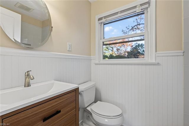 716 Oxford DR, Virginia Beach, VA 23452